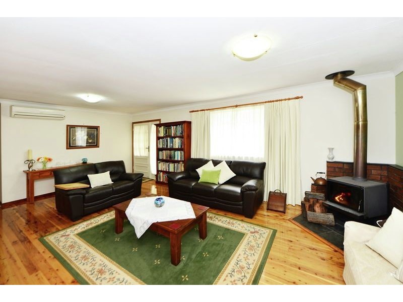 10 McIntyre Street, Centenary Heights QLD 4350