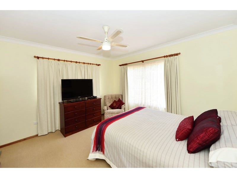 10 McIntyre Street, Centenary Heights QLD 4350