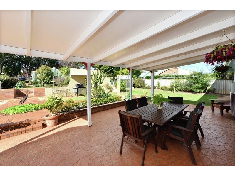 10 McIntyre Street, Centenary Heights QLD 4350