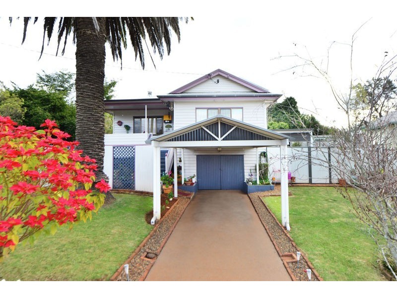 39 Searle Street, South Toowoomba QLD 4350