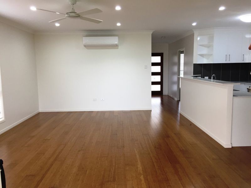 2/25 Scullin Street, Middle Ridge QLD 4350