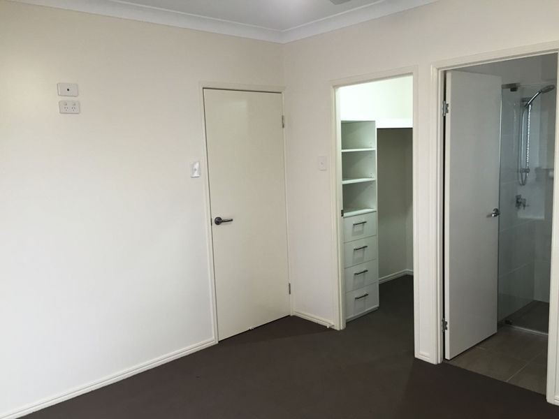 2/25 Scullin Street, Middle Ridge QLD 4350