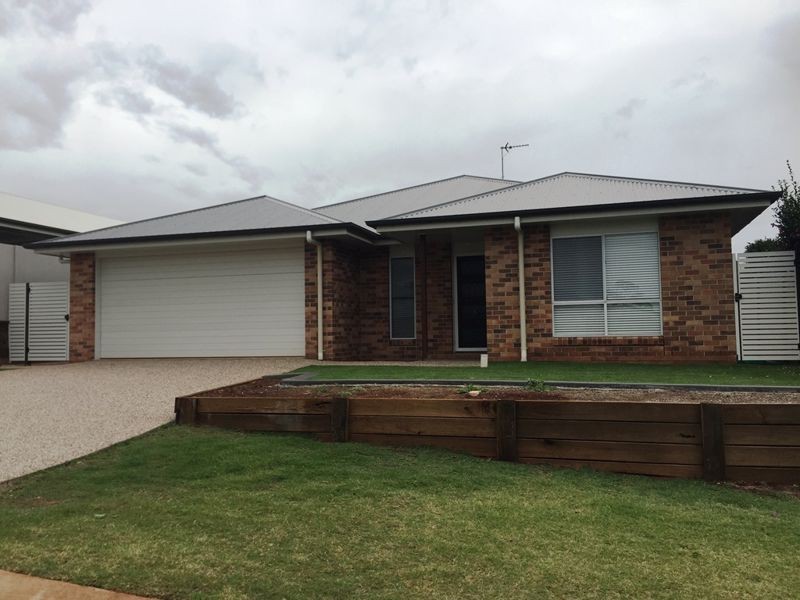 2/25 Scullin Street, Middle Ridge QLD 4350