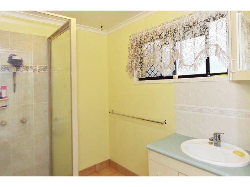 4 Rebecca Court, Kearneys Spring QLD 4350