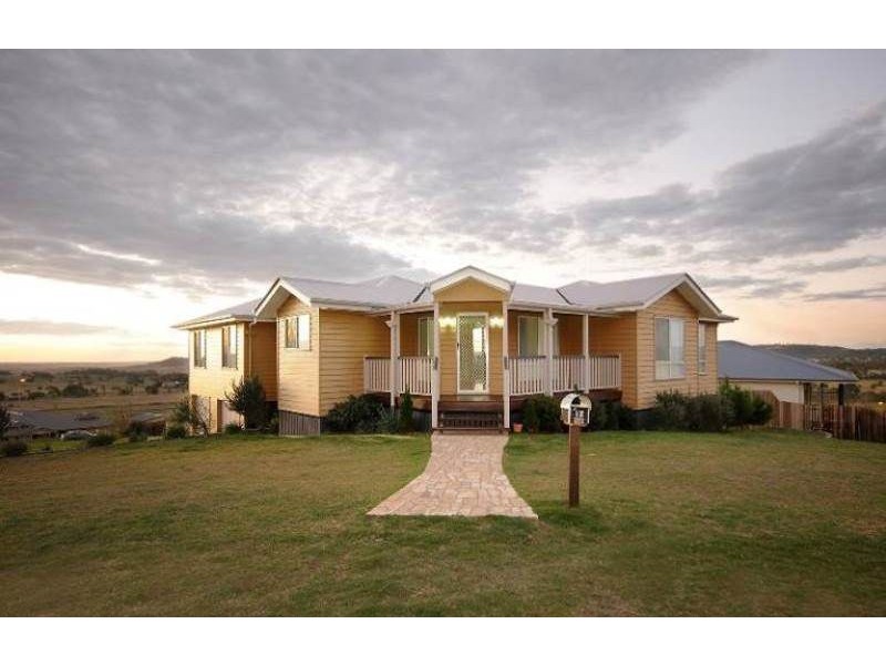 13 Carla Crescent, Westbrook QLD 4350