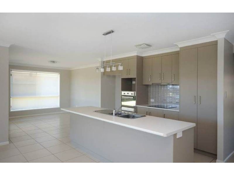 17 Opperman Drive, Kearneys Spring QLD 4350