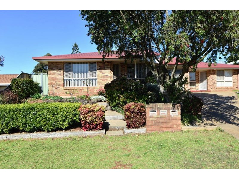 1/4 Araluen Court, Kearneys Spring QLD 4350