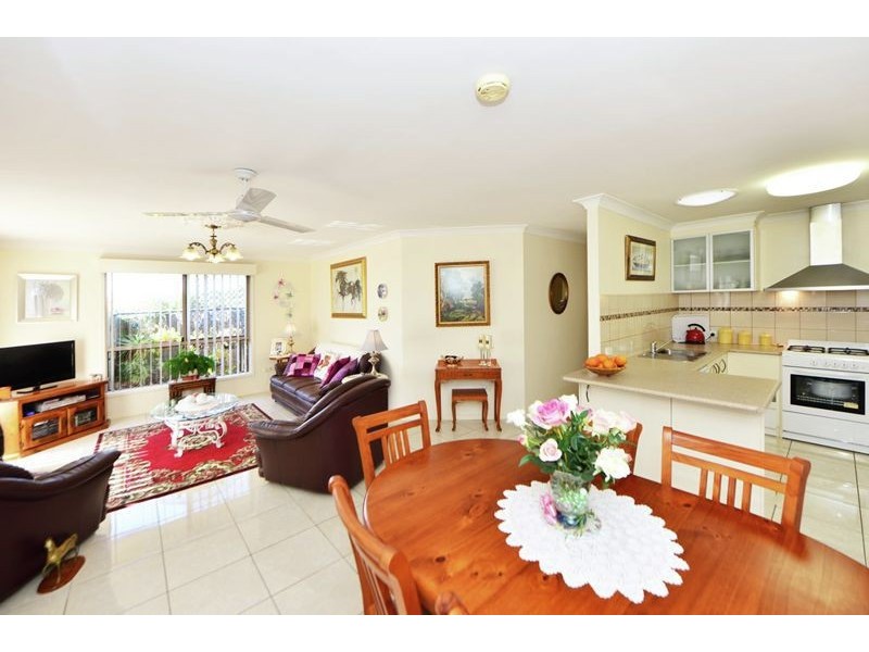1/4 Araluen Court, Kearneys Spring QLD 4350