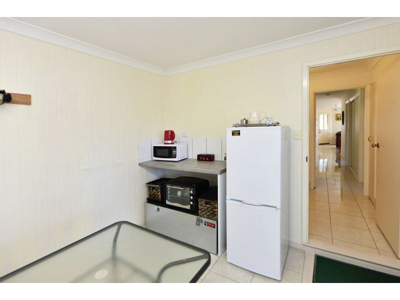 1/4 Araluen Court, Kearneys Spring QLD 4350