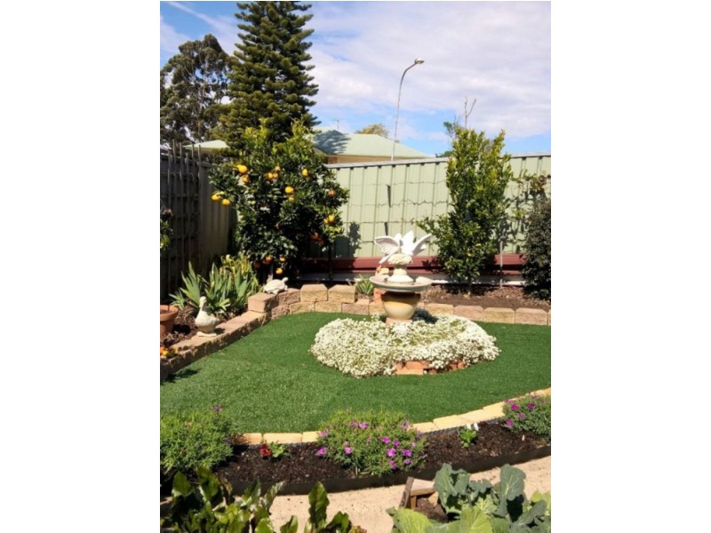 1/4 Araluen Court, Kearneys Spring QLD 4350