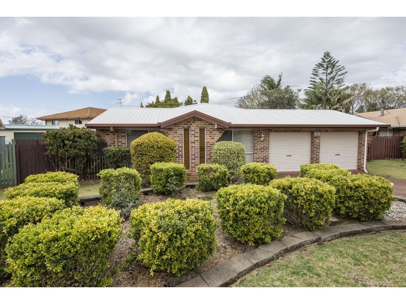 67 Jennifer Cres, Darling Heights QLD 4350