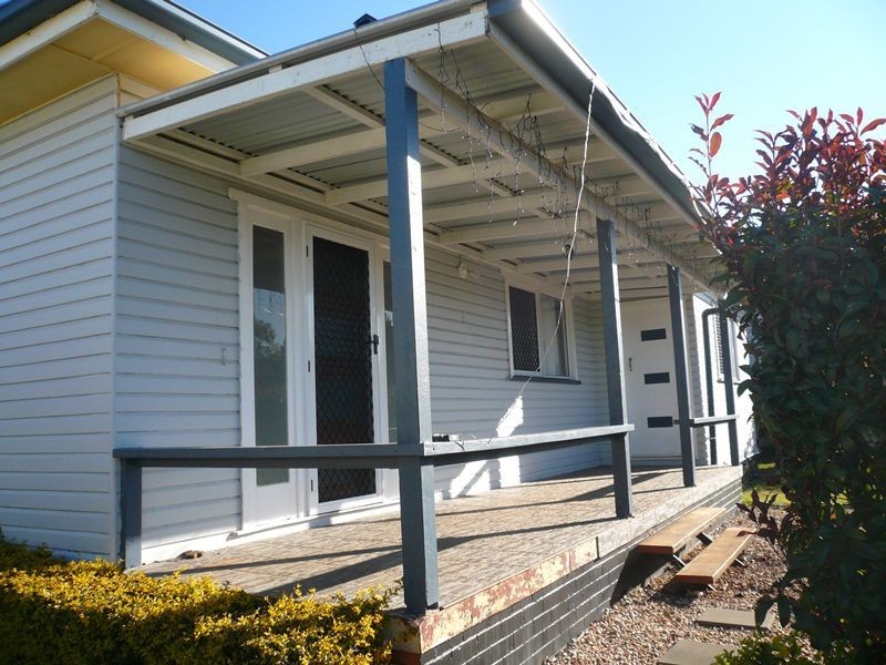 24 Loch Street, Centenary Heights QLD 4350
