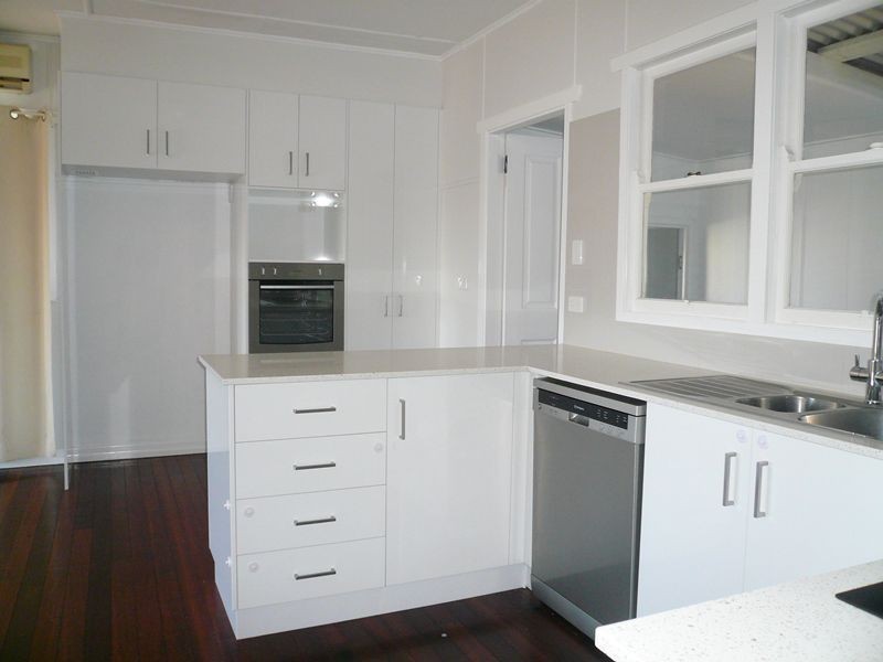 24 Loch Street, Centenary Heights QLD 4350