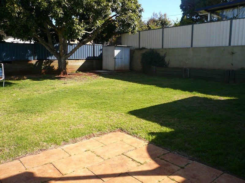 24 Loch Street, Centenary Heights QLD 4350