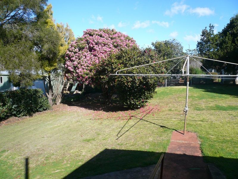 4 Tolmie Street, South Toowoomba QLD 4350