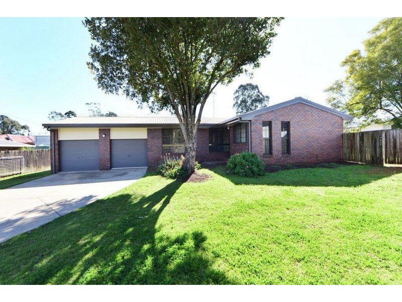 2 Christopher Court, Harristown QLD 4350
