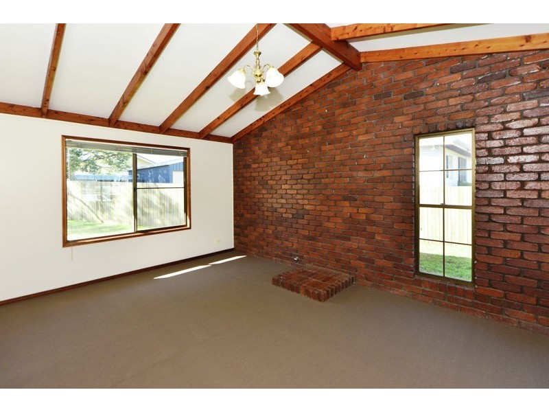 2 Christopher Court, Harristown QLD 4350