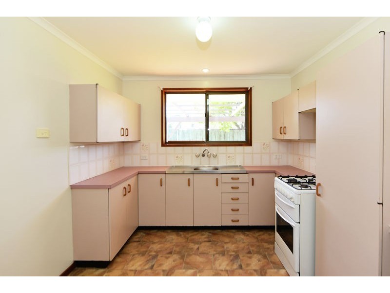 2 Christopher Court, Harristown QLD 4350