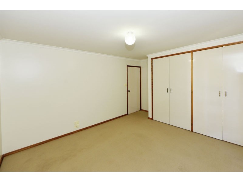 2 Christopher Court, Harristown QLD 4350