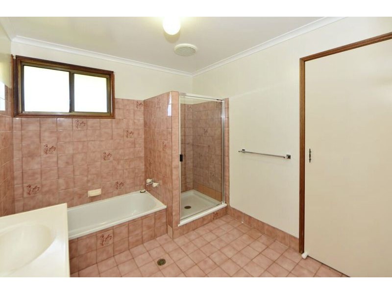 2 Christopher Court, Harristown QLD 4350