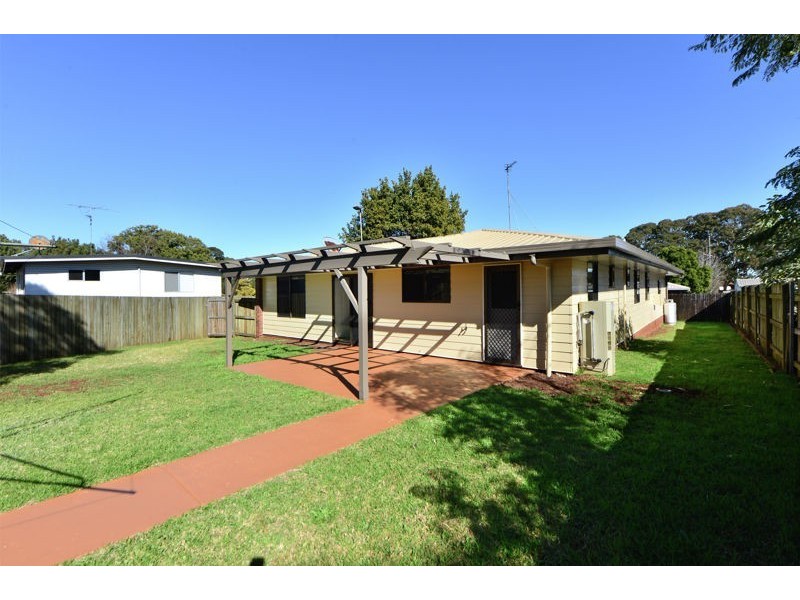 2 Christopher Court, Harristown QLD 4350