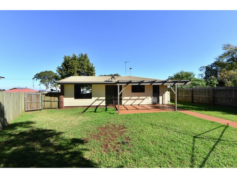 2 Christopher Court, Harristown QLD 4350