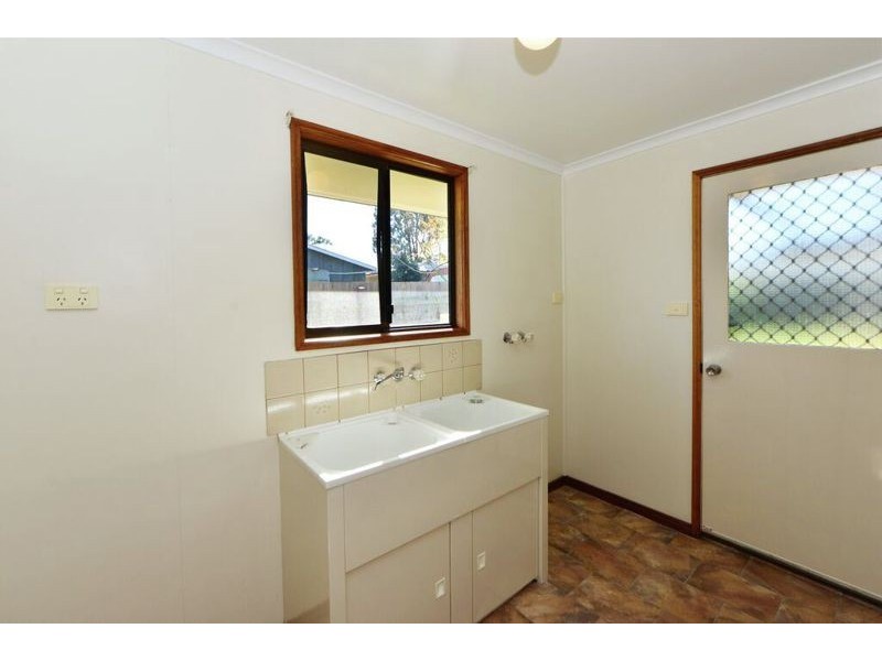 2 Christopher Court, Harristown QLD 4350
