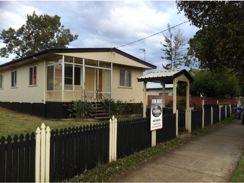 208 MacKenzie Street, Rangeville QLD 4350