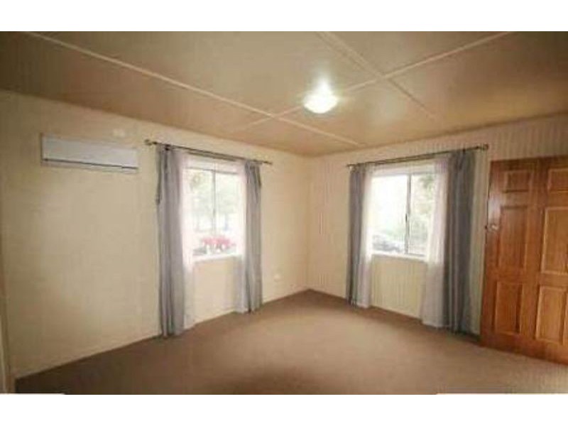 208 MacKenzie Street, Rangeville QLD 4350