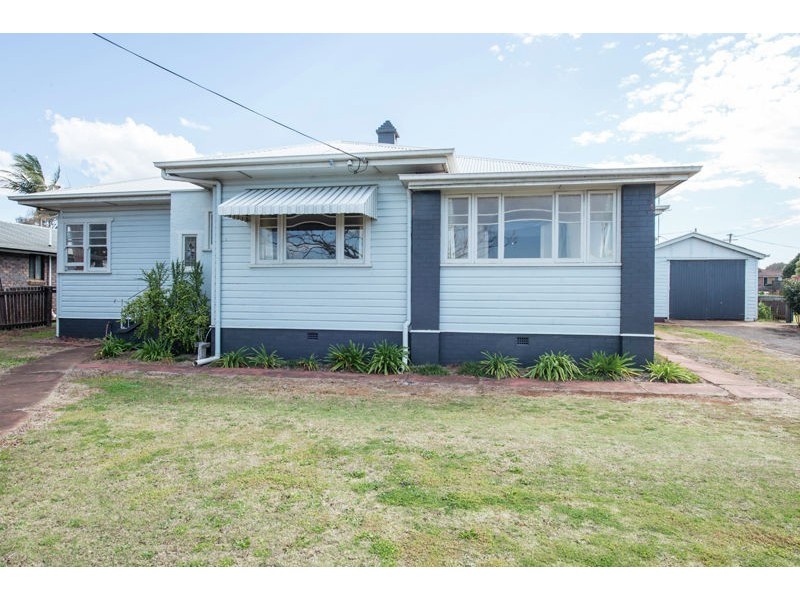 361 West Street, Harristown QLD 4350
