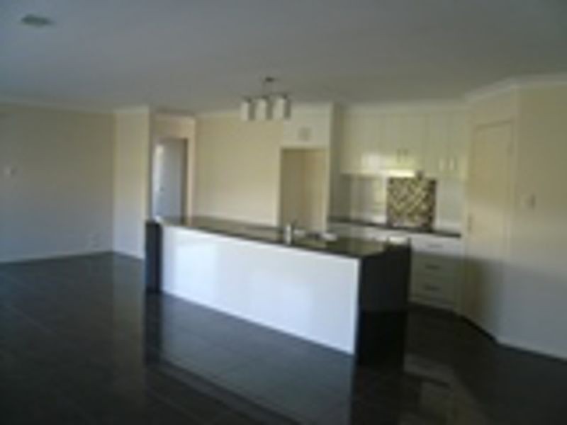 18 Shoesmith Rd, Westbrook QLD 4350