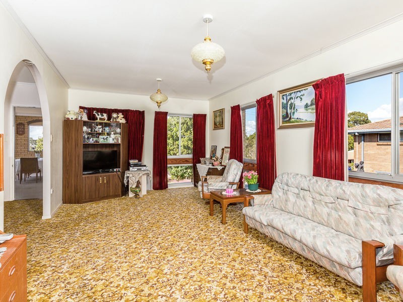 19 Mott Crescent, Rockville QLD 4350