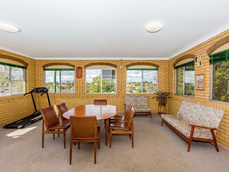 19 Mott Crescent, Rockville QLD 4350