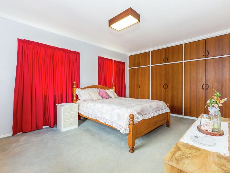 19 Mott Crescent, Rockville QLD 4350