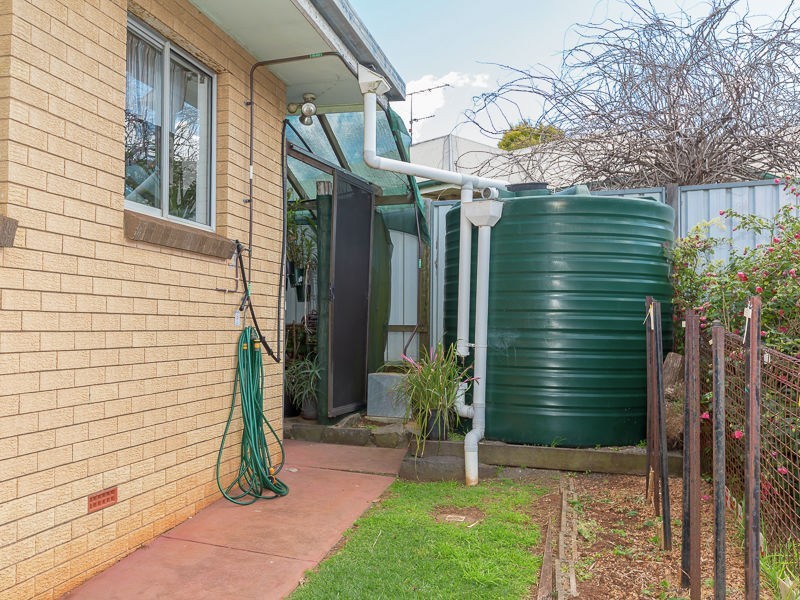 19 Mott Crescent, Rockville QLD 4350