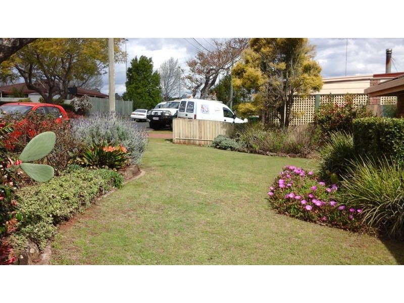 20 Damian Cres, Kearneys Spring QLD 4350