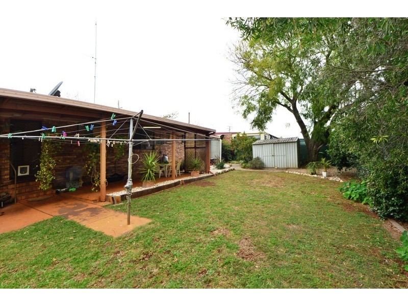 20 Damian Cres, Kearneys Spring QLD 4350