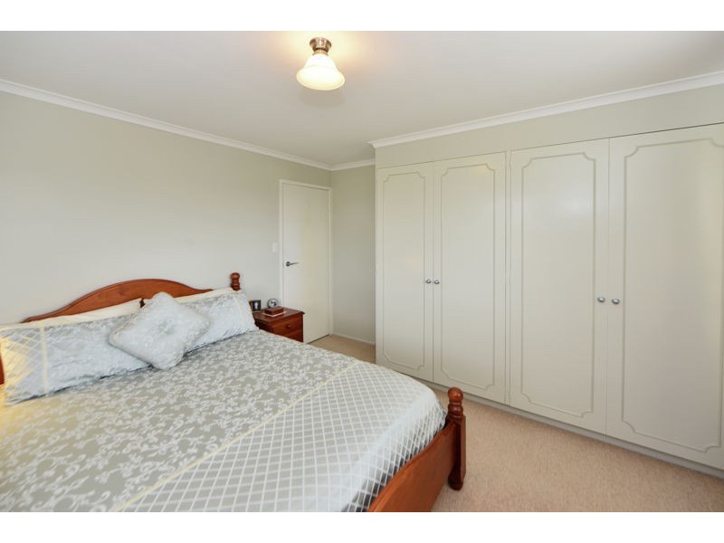 8 McQuade Ct, Kearneys Spring QLD 4350