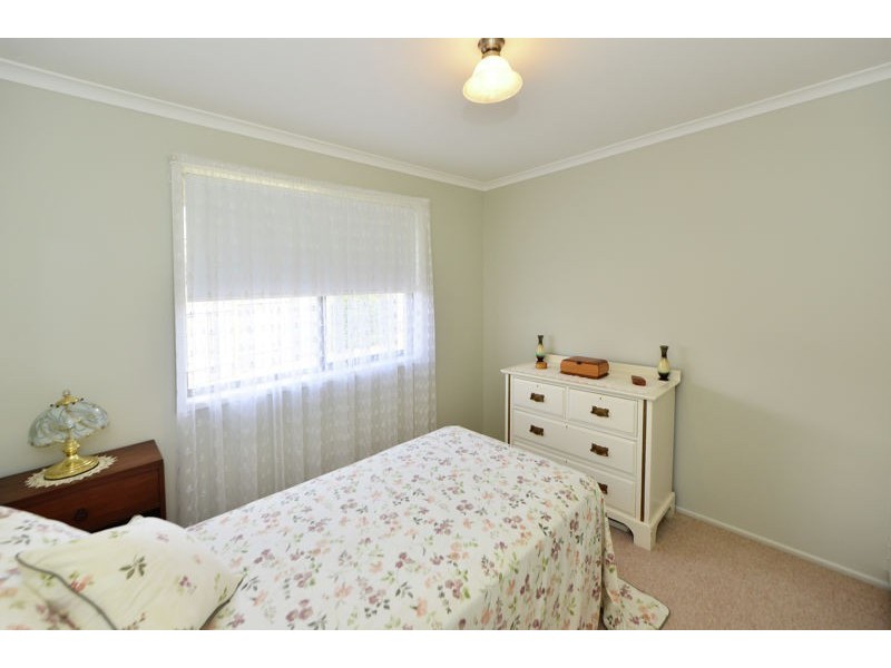 8 McQuade Ct, Kearneys Spring QLD 4350