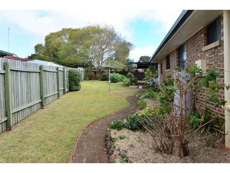 8 McQuade Ct, Kearneys Spring QLD 4350