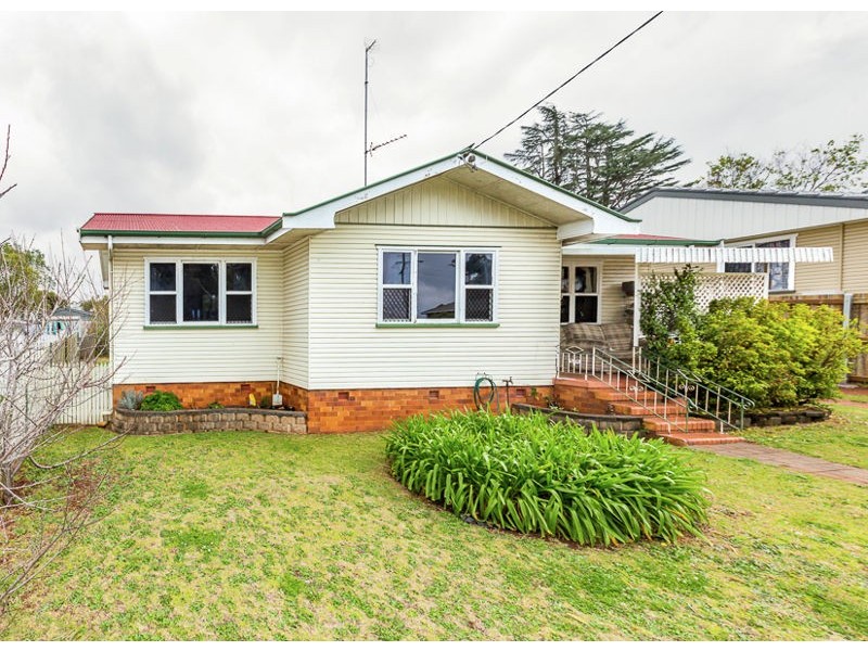 315 Tor Street, Wilsonton QLD 4350