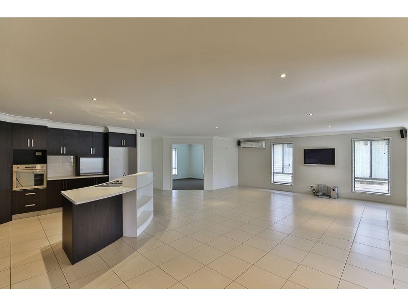 14 Wellington Street, Wyreema QLD 4352