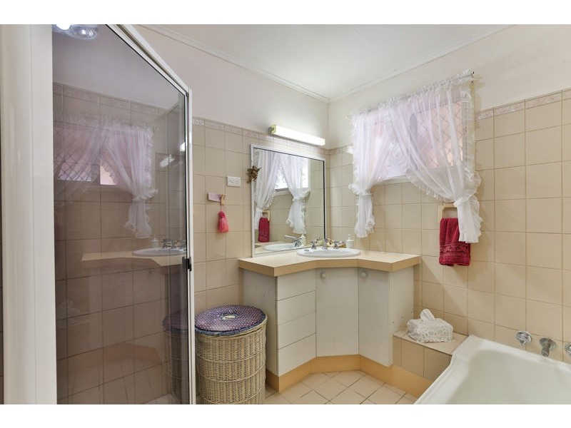 523 Stenner Street, Harristown QLD 4350