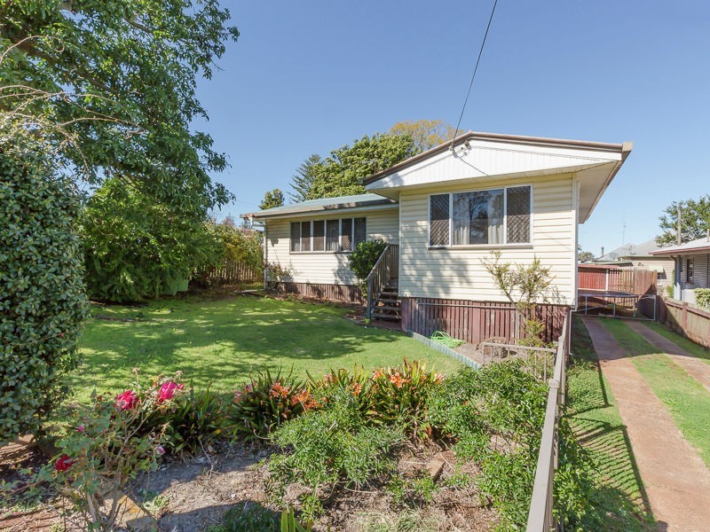 2 Mole Street, Harlaxton QLD 4350