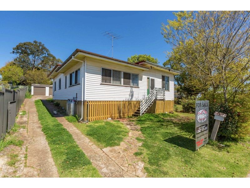 188 Jellicoe Street, Newtown QLD 4350