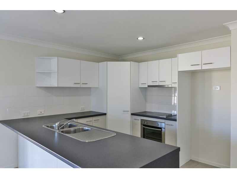 60 Newman Road, Wyreema QLD 4352