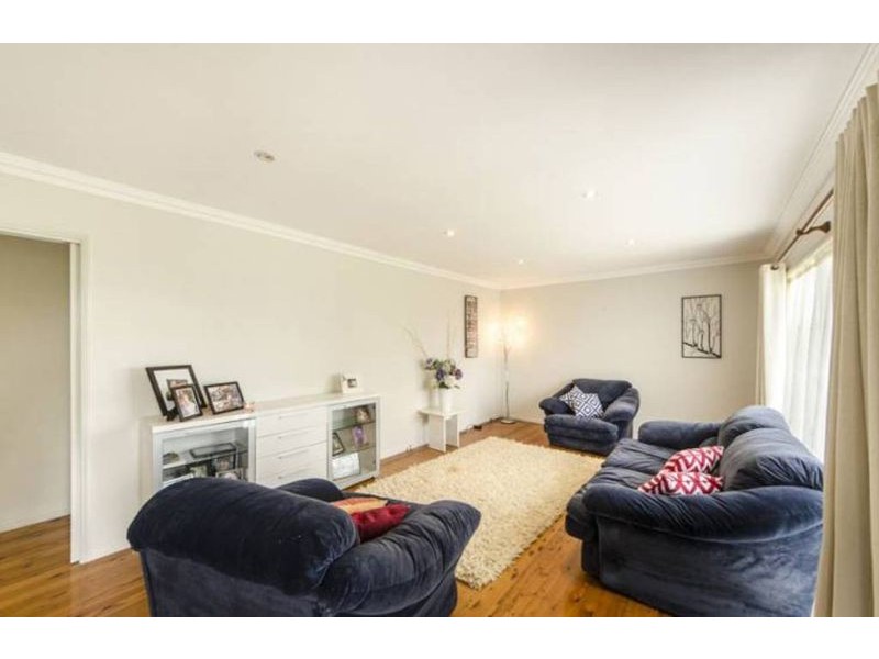 23 Barrymount Crescent, Mount Lofty QLD 4350