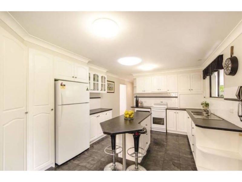 23 Barrymount Crescent, Mount Lofty QLD 4350