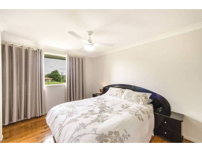 23 Barrymount Crescent, Mount Lofty QLD 4350