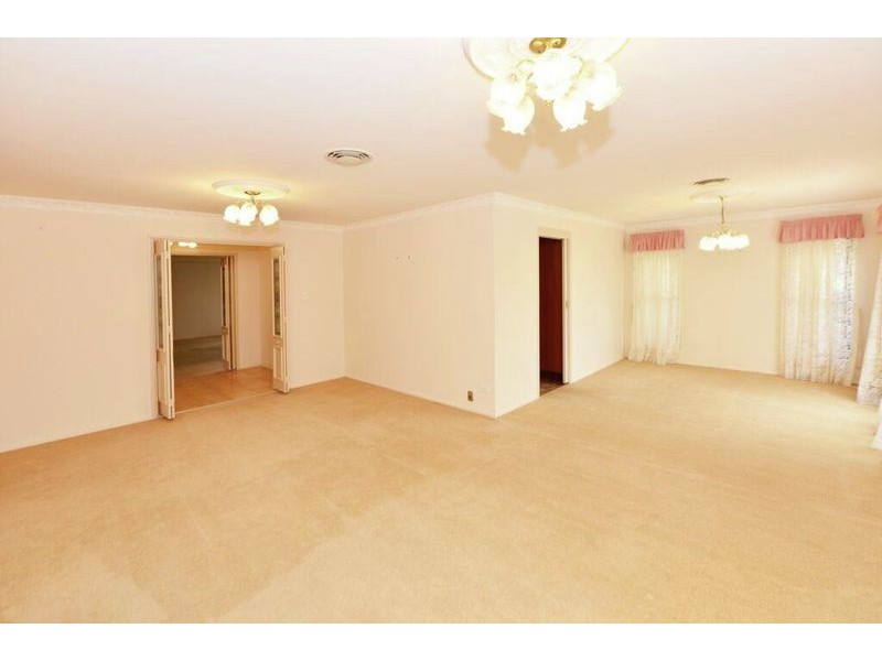 15 Wiemers Crescent, Centenary Heights QLD 4350